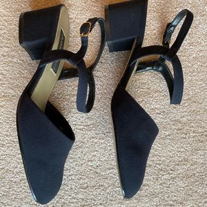 Black block heel 8 1/2